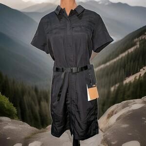 NWT THE NORTH FACE Class V Black 100% Nylon Belted Zip Front Side Pocket Dress M